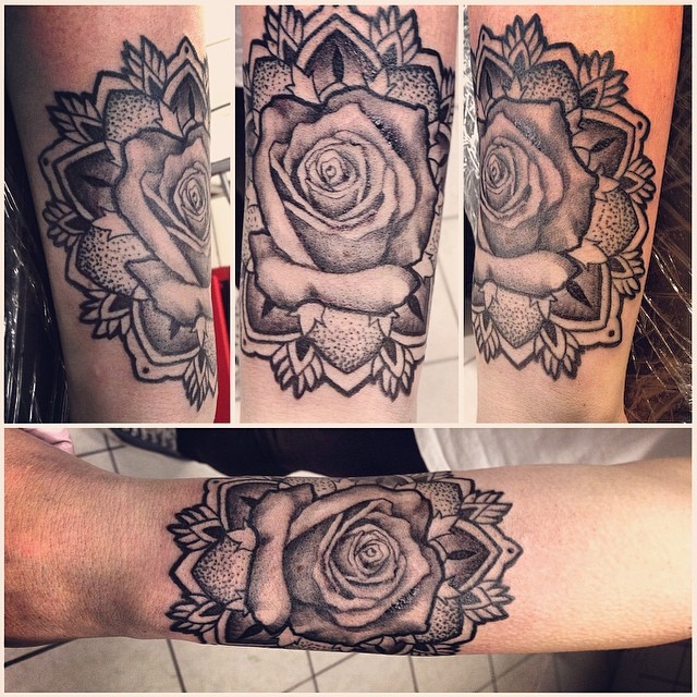 Mr P's från igår! #ros #rose #flower #Mandala #tattoo #nice #nicesthlm #ink #tattoos #tatuering #gadd #stockholm  #tattooed#inked#tatts #instatattoo#newtattoo #tats #art #artist #body#painting #sketch #myart #artwork