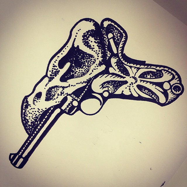 #sketch#skull#animalskull#cranium#animalcranium#eagleskull#eaglecranium#skullgun#skullguntattoo#gun#guntattoo#luger#lugertattoo @zazhax