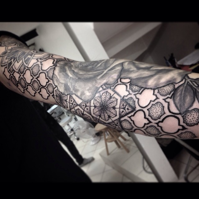 @piroz_tattoo #tattoo#ink#tattoos#tatuering#gadd#stockholm#nicesthlm#black#dots#lines