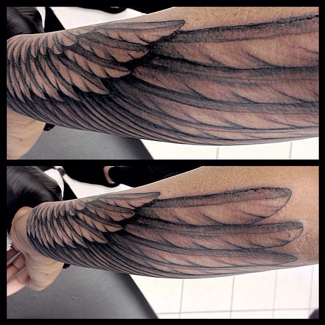 Av @piroz_tattoo #vinge#vingar#wing#underarm#tattoo#ink#tattoos#tatuering#gadd#stockholm#nicesthlm#blackandgray