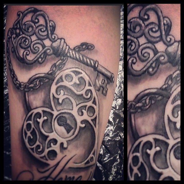 #oldKey#heartlocket#tattoo#ink#tattoos#tatuering#gadd#stockholm#nicesthlm#blackandgray