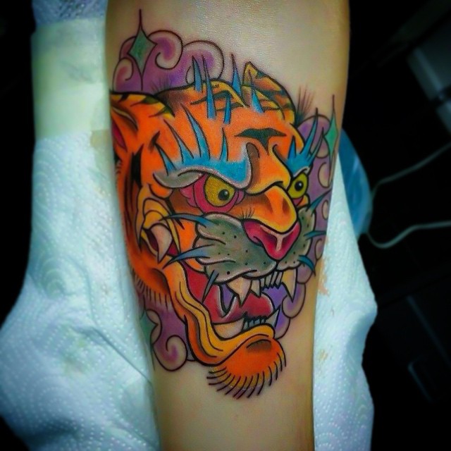 Jobb av Mr.Gino aka @tattoosbygino #tiger#cat#colortattoo#tattoo #nice #nicesthlm #ink #tattoos #tatuering #gadd #stockholm  #tattooed#inked  #tatts #instatattoo#newtattoo #tats #art #artist#artwork