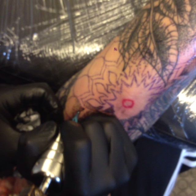 Dagens by @piroz_tattoo  #tattoo#ink#tattoos#tatuering#gadd#stockholm#nicesthlm #piroz #dots #blackinkonly #onlydots #dotstattoo
