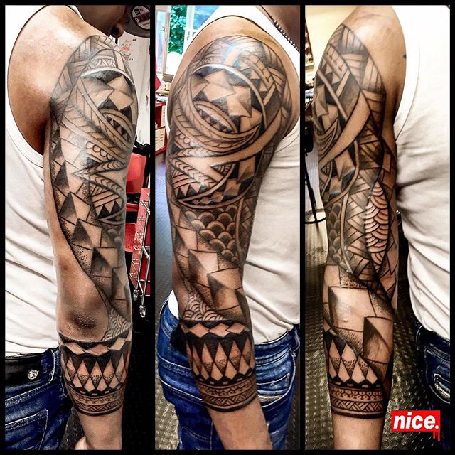 @piroz_tattoo #polynesiantattoo#mauritattoo#tattoo#ink#tattoos#tatuering#gadd#stockholm#nicesthlm#blackandgray