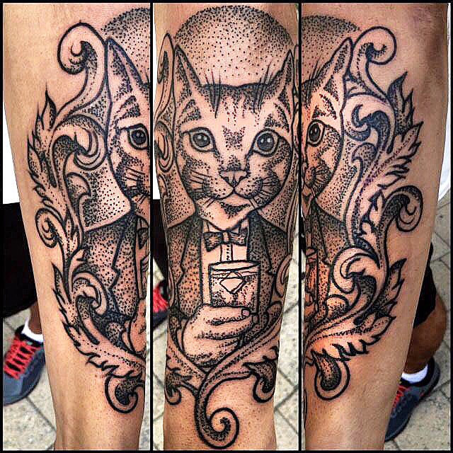 @piroz_tattoo #blackinkonly #dots#lines#tattoo#ink#tattoos#tatuering#gadd#stockholm#nicesthlm#cat