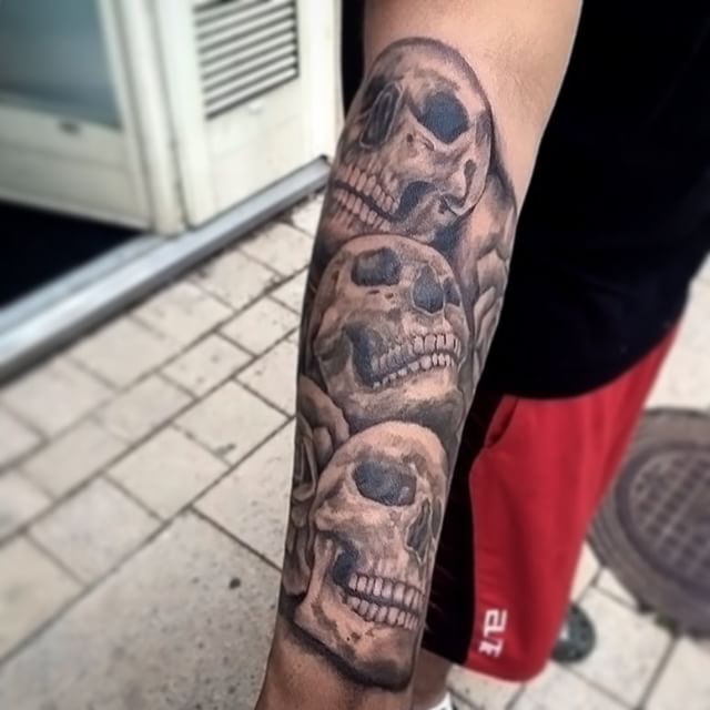 @piroz_tattoo 
#tattoo#ink#tattoos#tatuering#gadd#stockholm#nicesthlm#blackandgray#skulltattoo